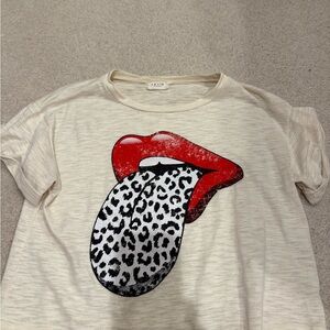 Beige Graphic Tee with Red Lips by Lelis